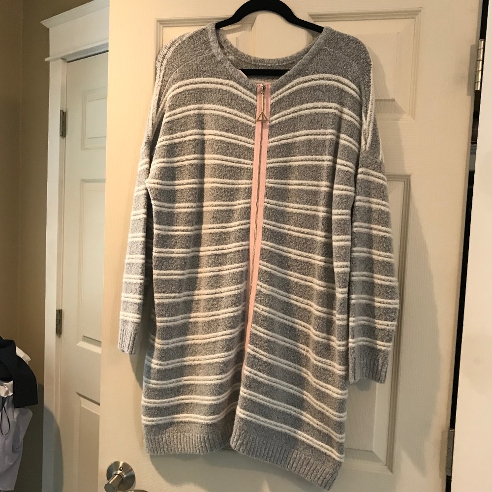 Soft Surroundings Gray, White, & Pink Oversized Sweater,  Size Med